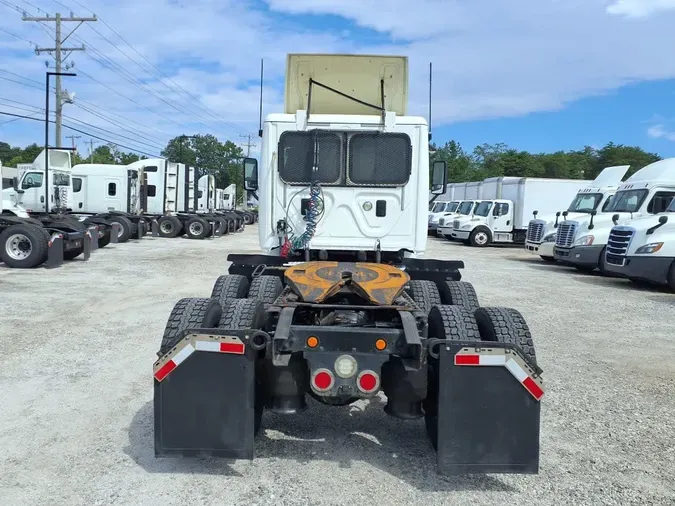 2017 FREIGHTLINER CASCADIA 125