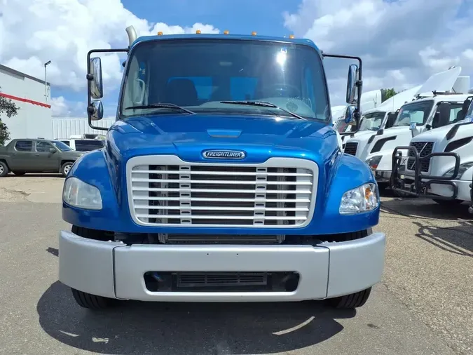 2017 FREIGHTLINER M2 106