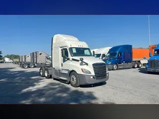 2020 Freightliner Cascadia 126