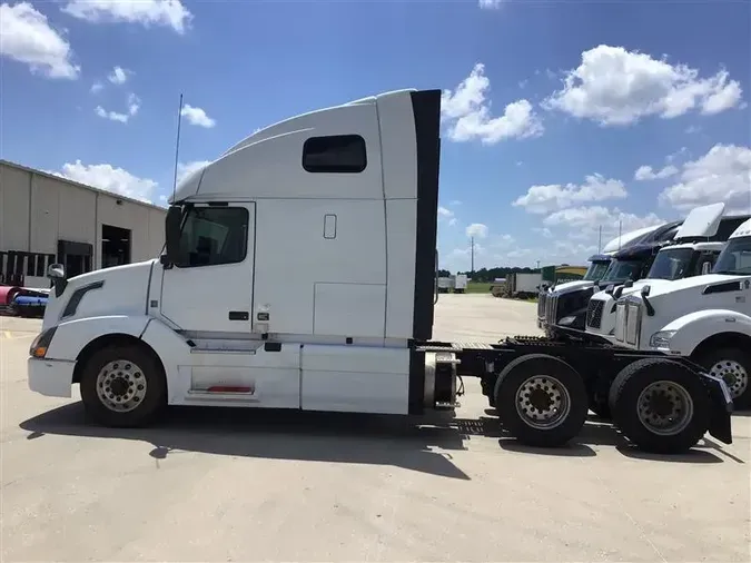 2018 VOLVO VNL670
