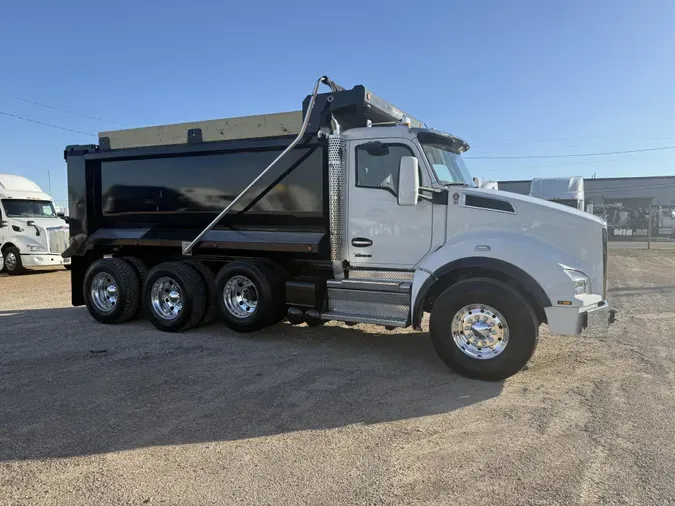 2025 Kenworth T880021666686a2255b3a21e56304a27b270