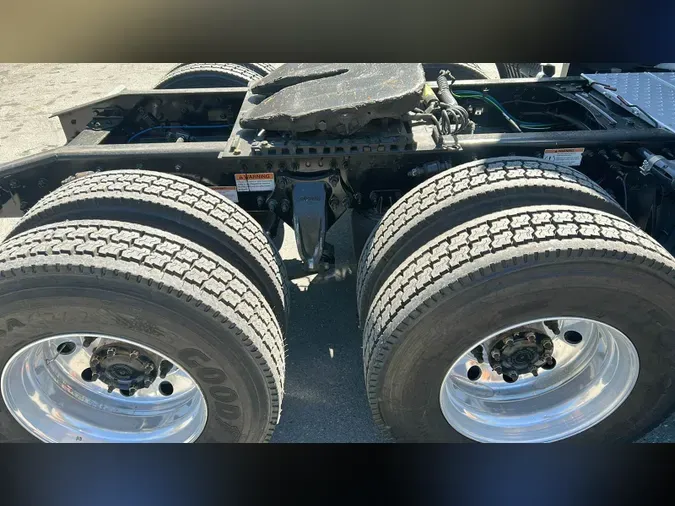 2022 Freightliner Cascadia 126