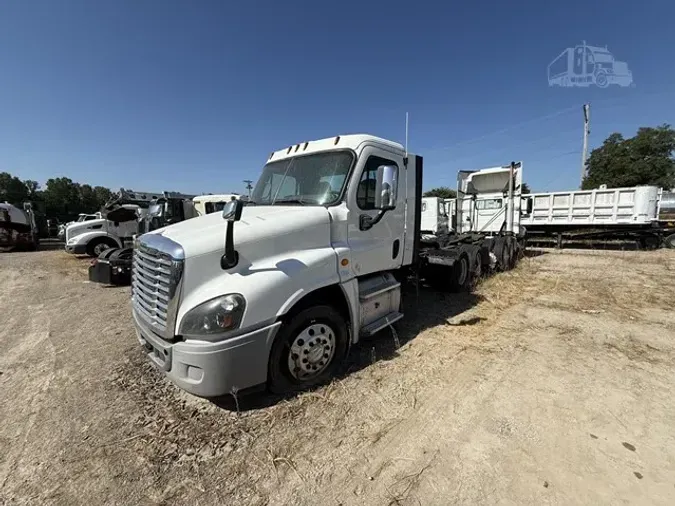 2018 FREIGHTLINER CASCADIA 125