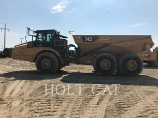 2019 Caterpillar 745