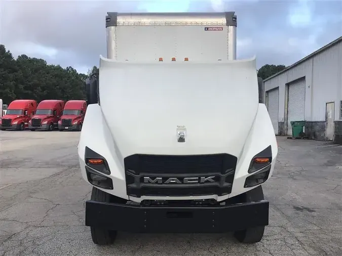 2022 MACK MD6