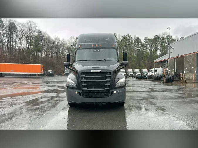 2022 Freightliner Cascadia 126