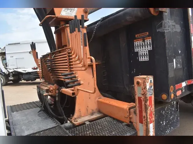 2010 INTERNATIONAL DURASTAR 4300