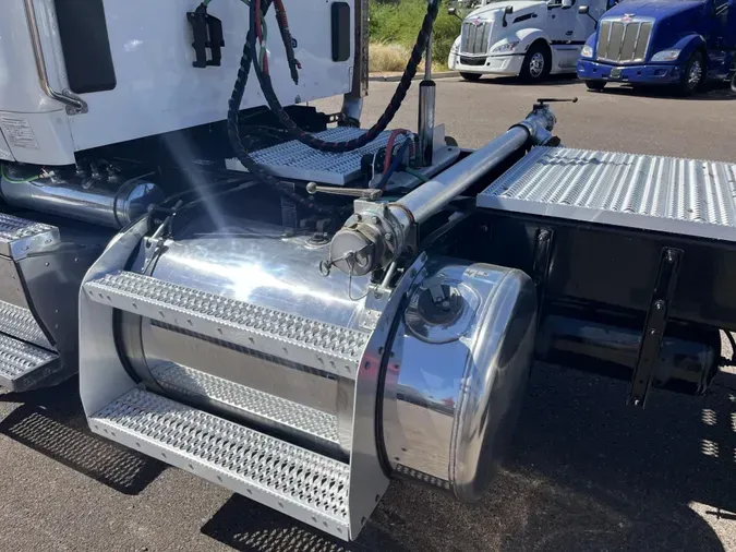 2023 Peterbilt 579022d089decdab86c61406c8c69103e96