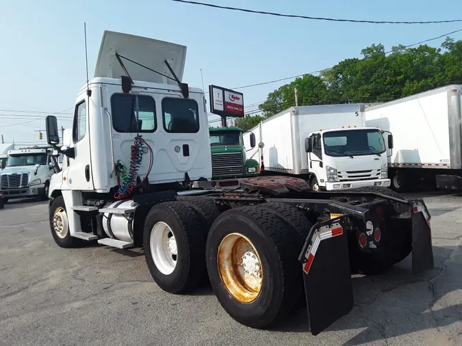 2015 FREIGHTLINER/MERCEDES CASCADIA 125