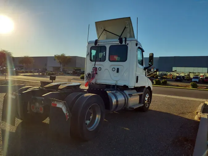 2020 FREIGHTLINER/MERCEDES NEW CASCADIA 116