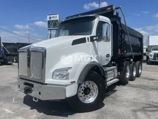 2023 KENWORTH T880