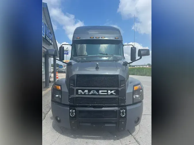 2020 MACK ANTHEM AN64T