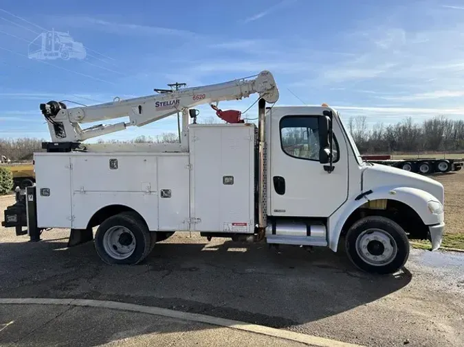 2005 FREIGHTLINER BUSINESS CLASS M2 106