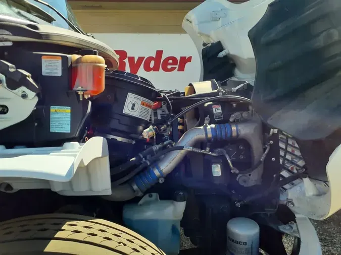 2017 FREIGHTLINER/MERCEDES M2 106