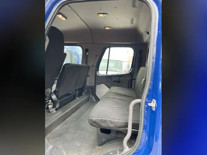 2017 FREIGHTLINER/MERCEDES M2 106