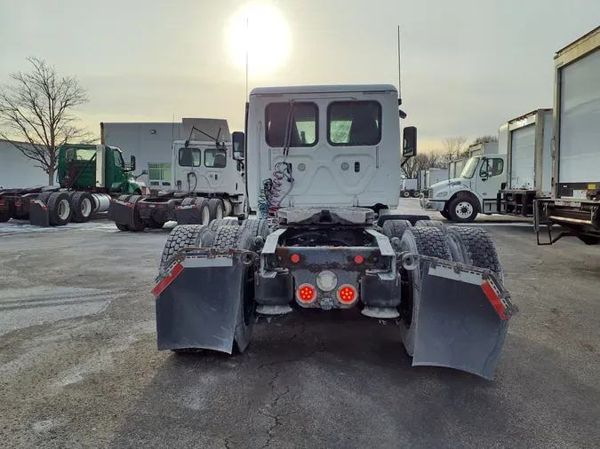 2018 FREIGHTLINER/MERCEDES CASCADIA 125