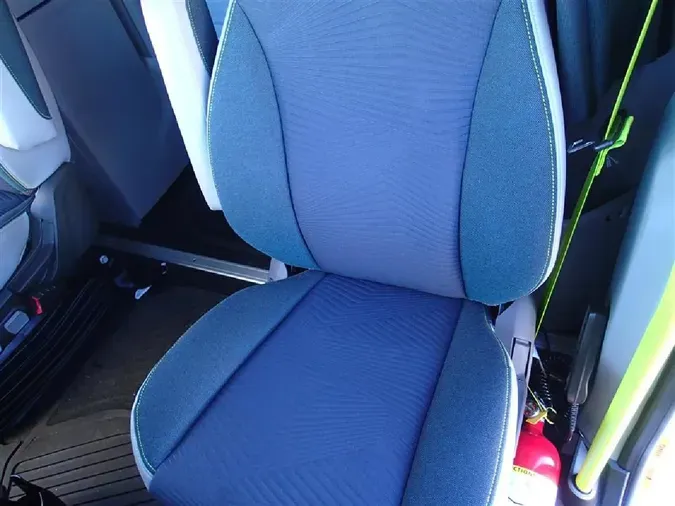 2025 VOLVO VNL64T860