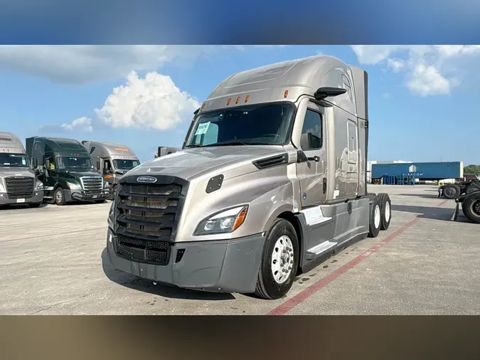 2022 Freightliner Cascadia 126