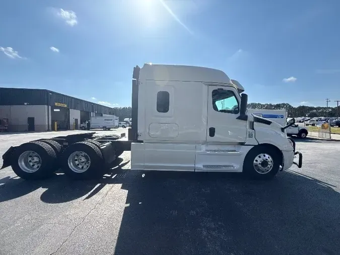 2020 FREIGHTLINER CA126