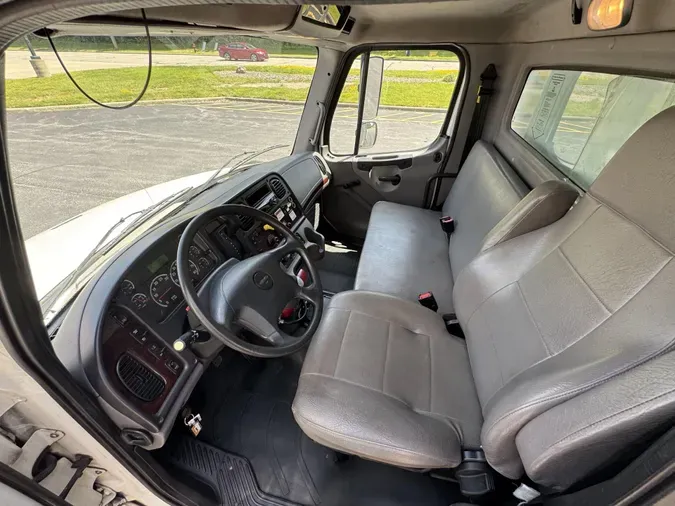 2020 Freightliner Business Class M2 106