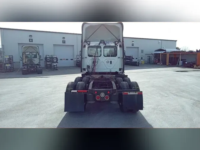 2020 Freightliner Cascadia 126