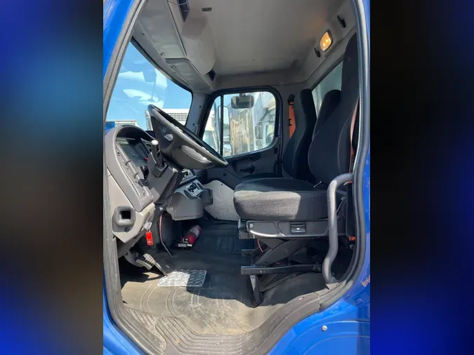 2019 FREIGHTLINER/MERCEDES M2 106