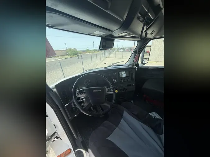 2025 Freightliner Cascadia