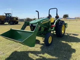 2015 John Deere 5065E