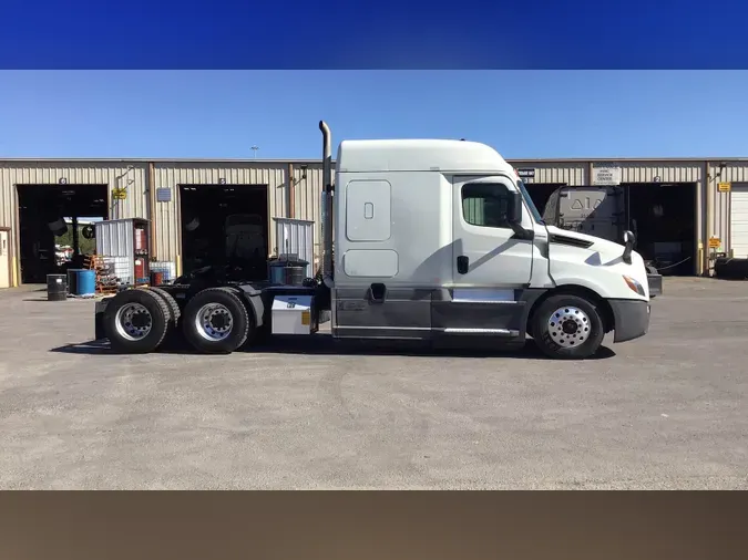 2020 Freightliner Cascadia