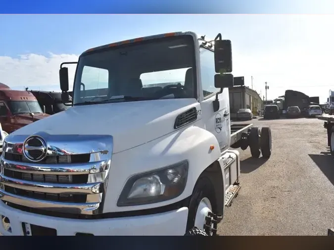 2015 HINO 268