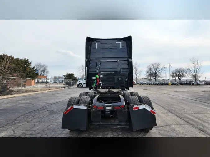 2019 VOLVO VNL64T760