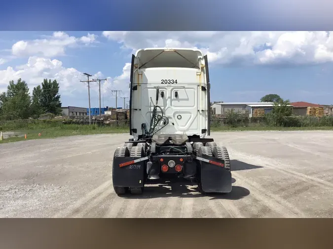 2020 Freightliner Cascadia 126