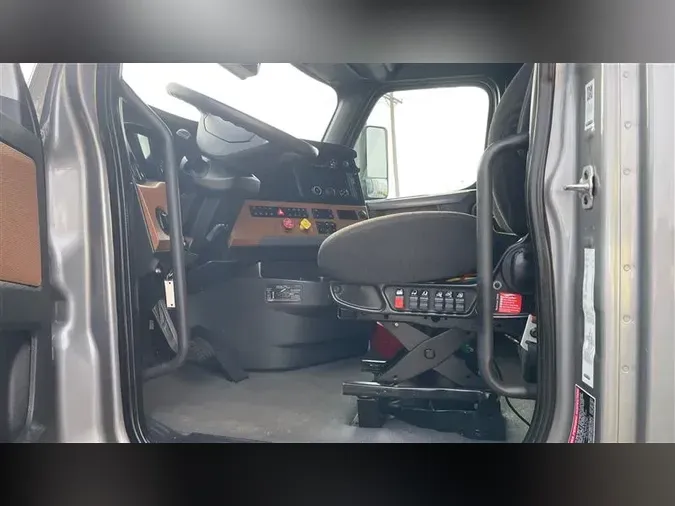 2021 FREIGHTLINER CA126