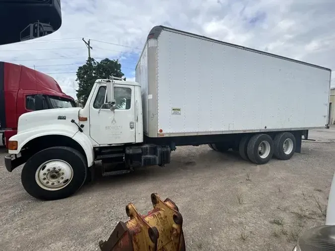 2001 INTERNATIONAL 4900