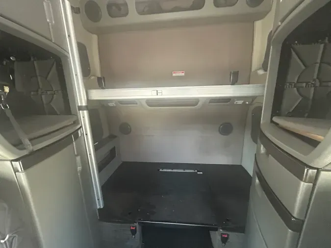 2021 Volvo VNL 860