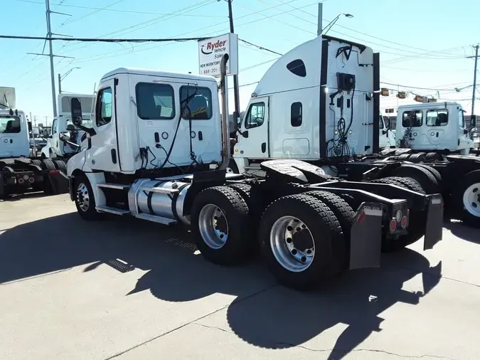 2021 FREIGHTLINER/MERCEDES NEW CASCADIA PX126640258e7c230cabf1b4a0121c708fe4303