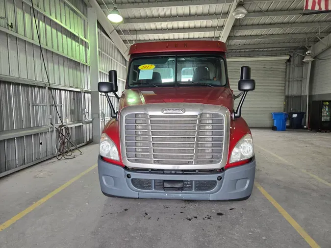 2017 FREIGHTLINER/MERCEDES CASCADIA 125