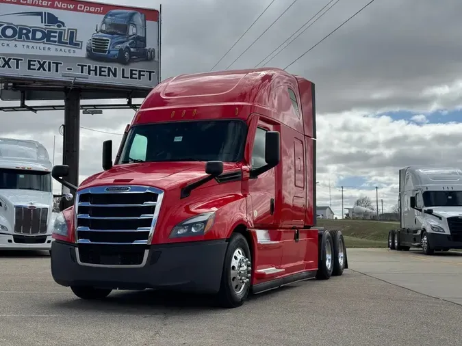 2022 FREIGHTLINER Cascadia 126025a026ec3f0d6b2178136e247de86c8