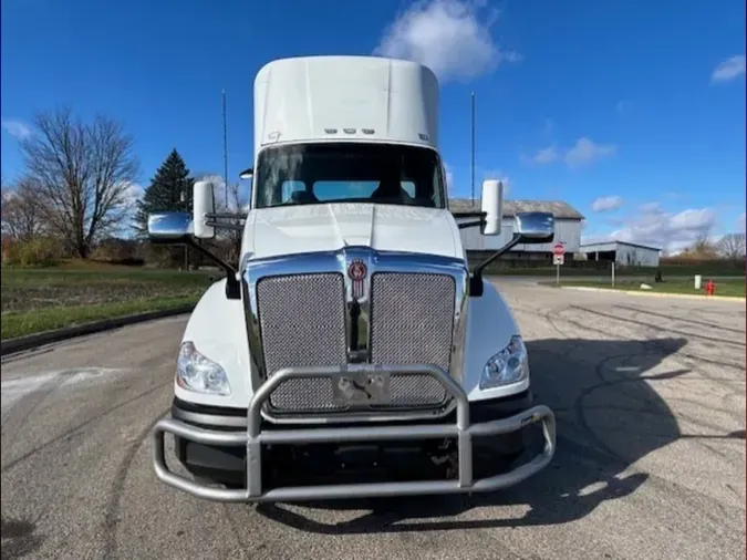 2022 Kenworth T680