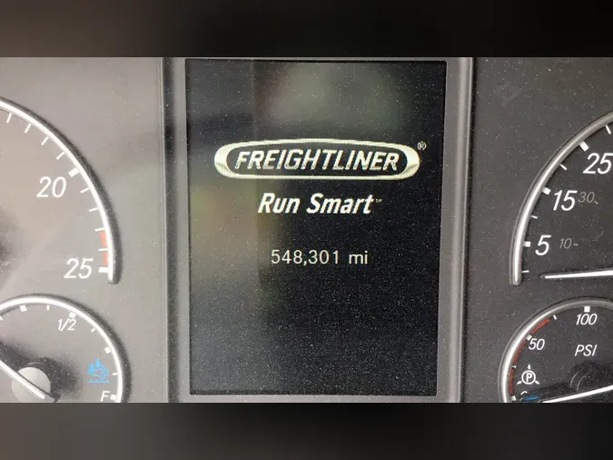 2021 Freightliner Cascadia 126