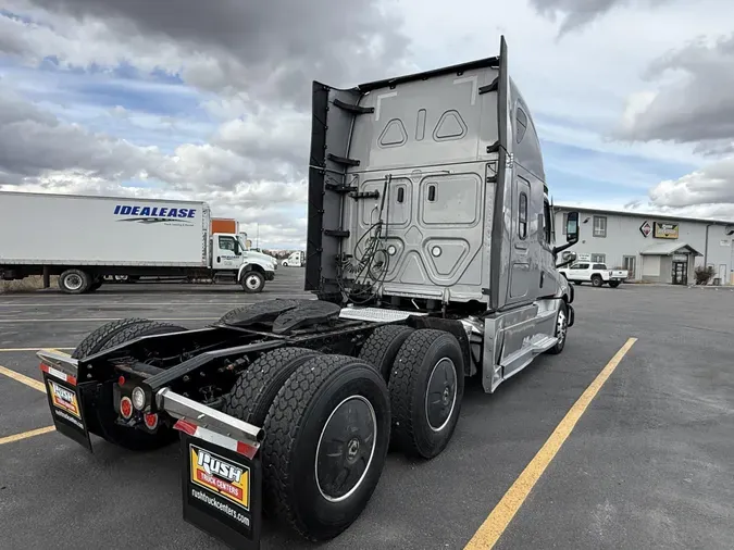 2022 Freightliner Cascadia