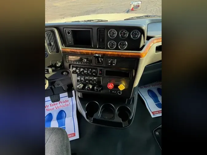 2022 International LT625