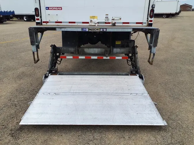 2018 FREIGHTLINER M2 106