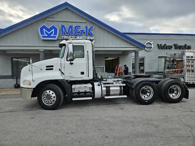 2014 MACK CXU613