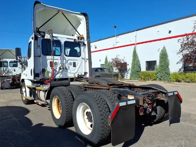 2017 FREIGHTLINER/MERCEDES CASCADIA 113
