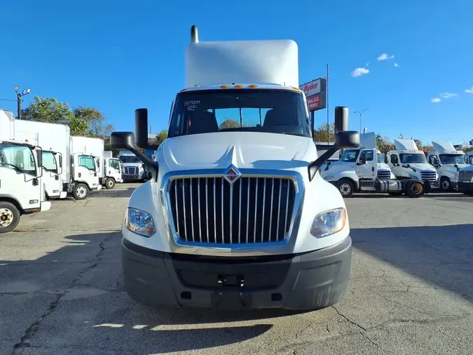 2021 NAVISTAR INTERNATIONAL LT625 DAYCAB S/A