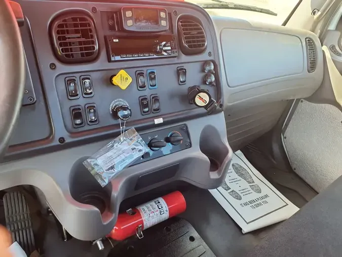 2019 FREIGHTLINER/MERCEDES M2 106