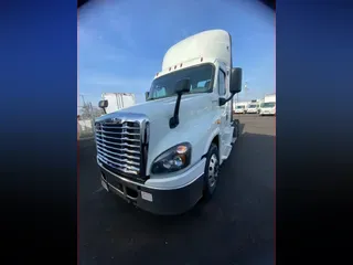 2019 FREIGHTLINER/MERCEDES CASCADIA 125