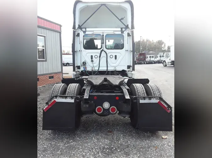 2018 FREIGHTLINER/MERCEDES CASCADIA 113