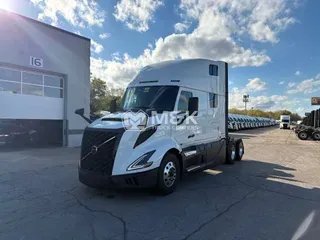2026 VOLVO VNL64TV04